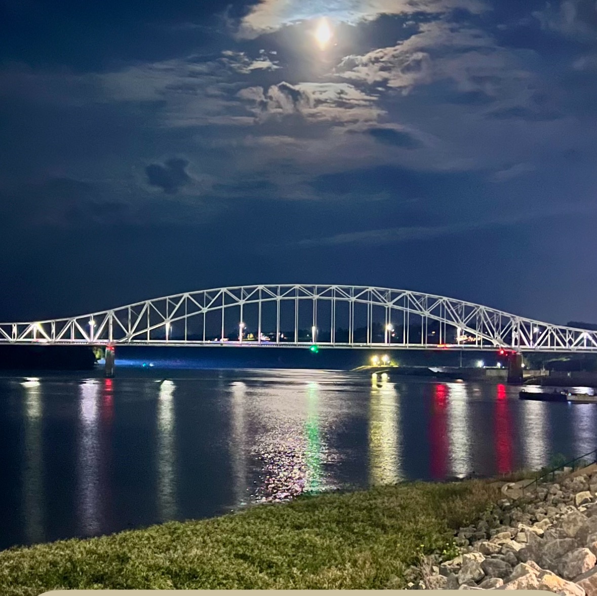 The repair project on the Julien Dubuque Bridge has been delayed due to ...